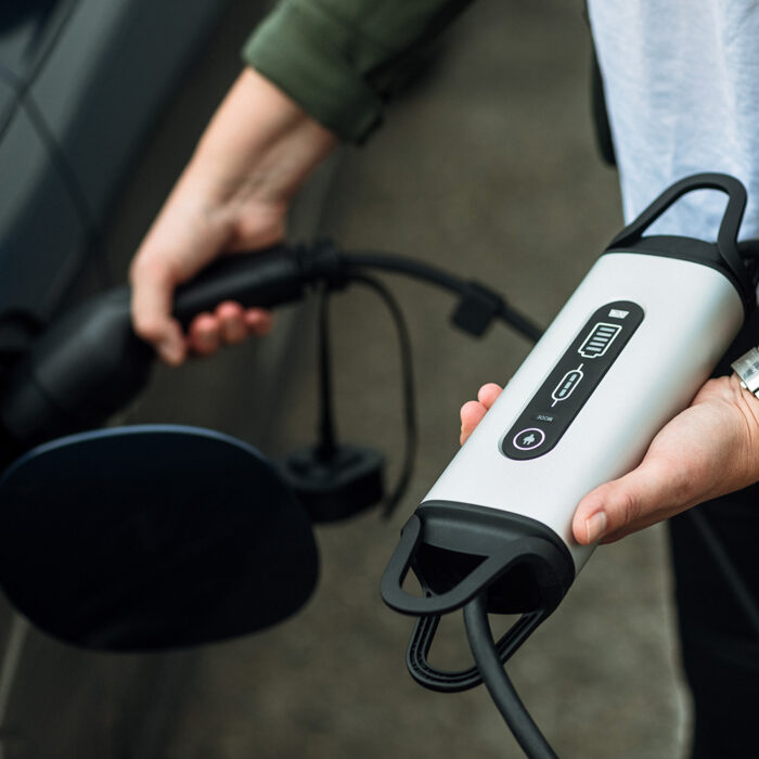 eMove® portable charger • DEFA