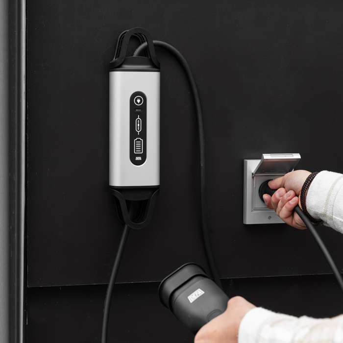 eMove® portable charger • DEFA